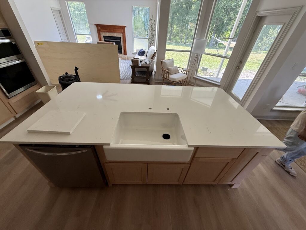 White quartz kitchen countertops in Jacksonville FL