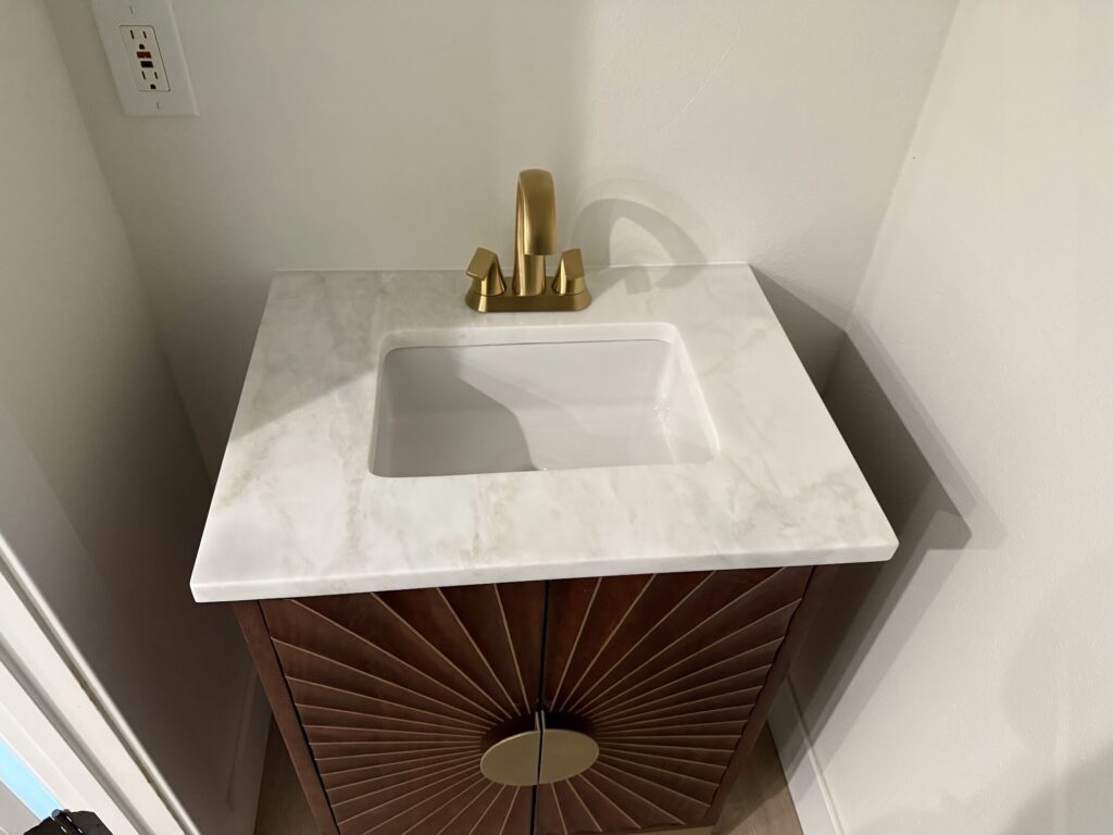 Bathroom vanity with quartz countertop