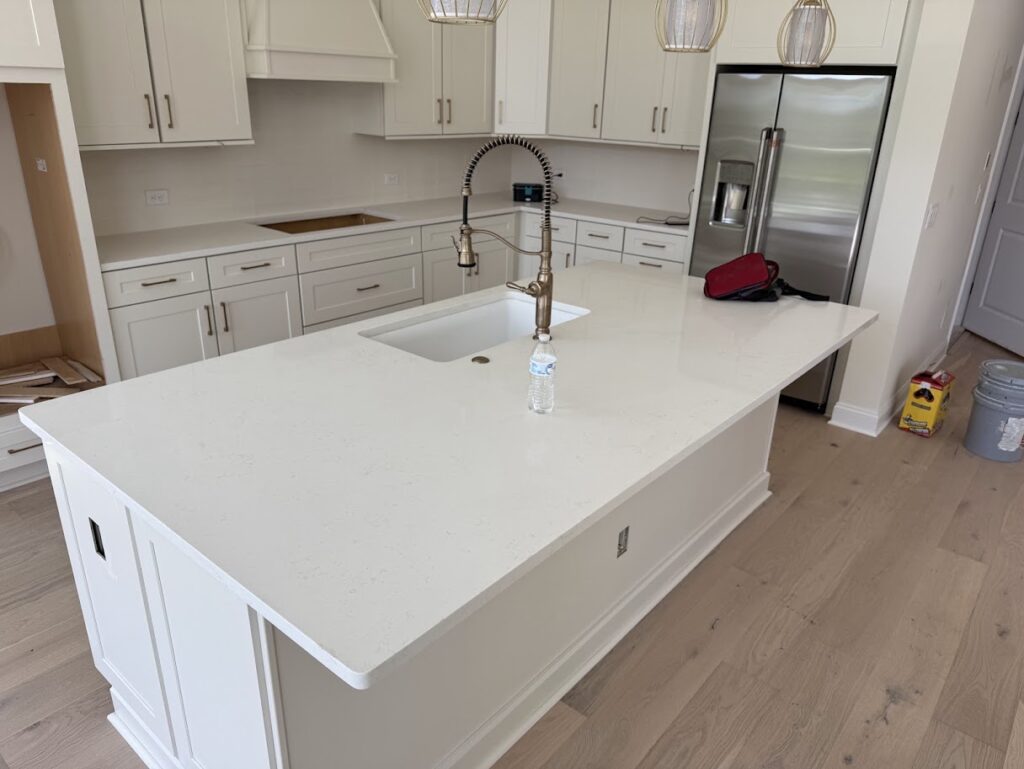 White quartz kitchen countertops in Jacksonville FL