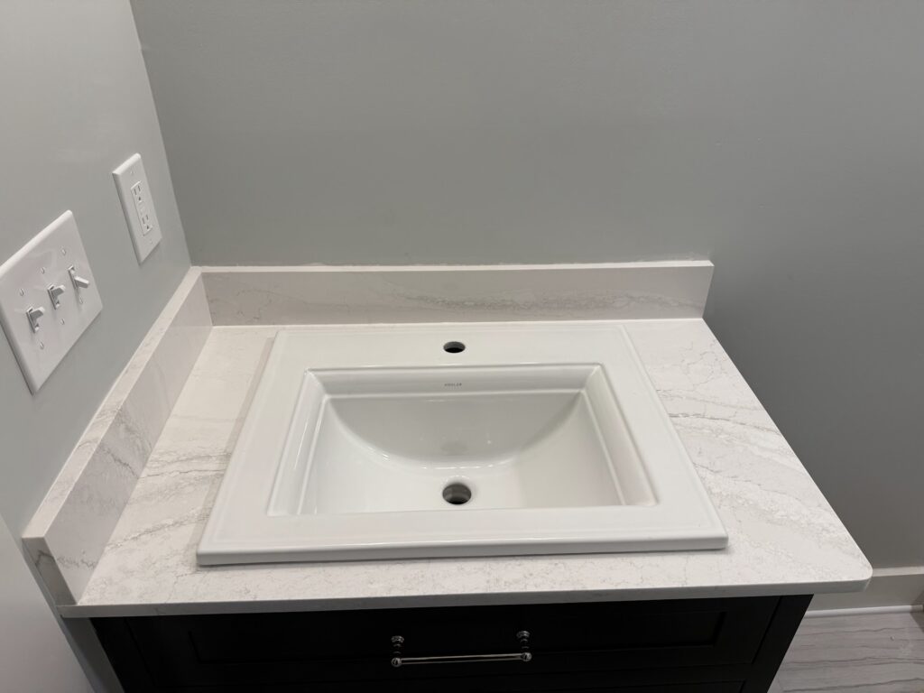 Bathroom vanity with quartz countertop